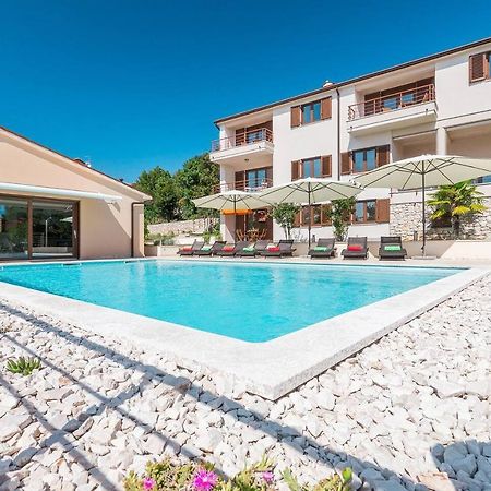 E&T Apartments With A Beautiful Pool Rabac Exteriör bild