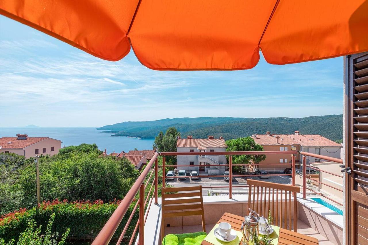 E&T Apartments With A Beautiful Pool Rabac Exteriör bild