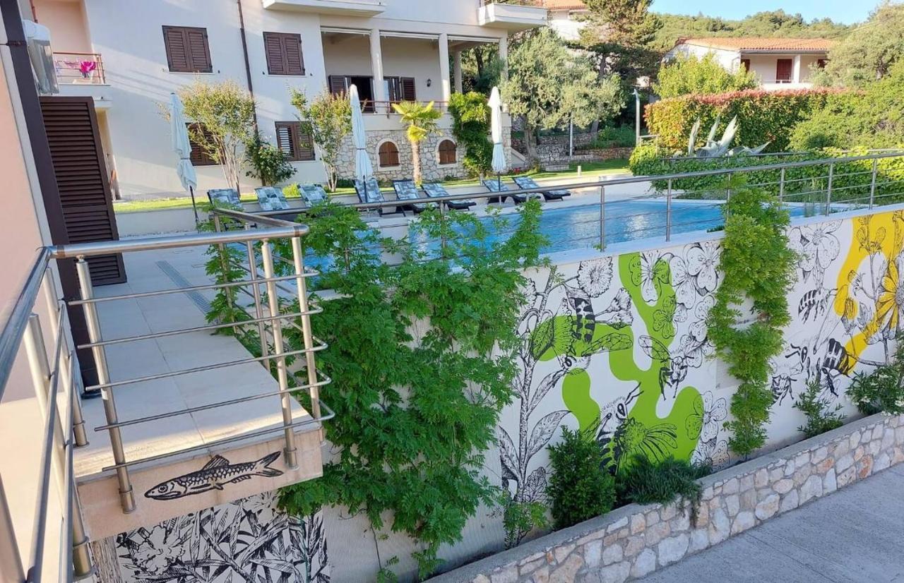 E&T Apartments With A Beautiful Pool Rabac Exteriör bild