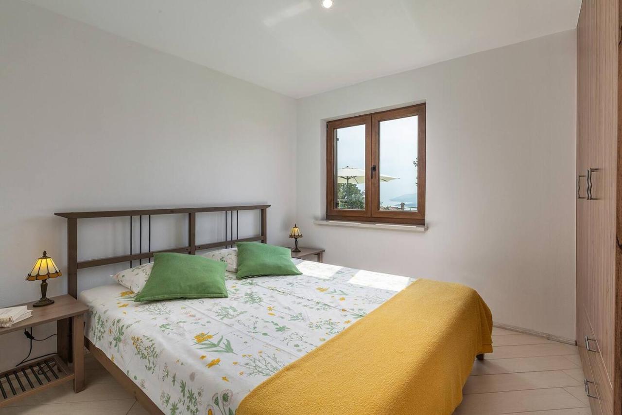 E&T Apartments With A Beautiful Pool Rabac Exteriör bild